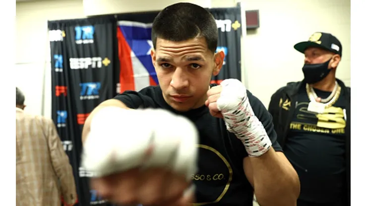 Edgar Berlanga destrozó a Saunders por abandonar ante Canelo Álvarez