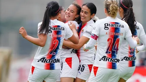 Chivas se impuso 1-0 ante Toluca de visita y se reafirmó como candidato al título.