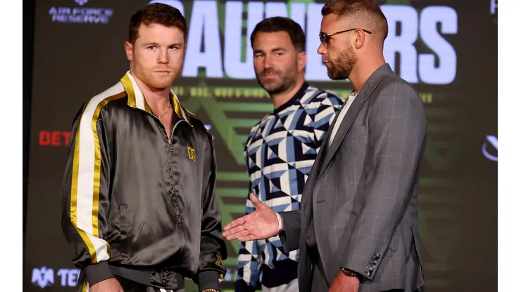 Quién narrarán Canelo vs. Saunders en los diferentes canales.