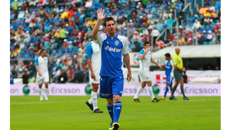 Lionel Messi jugó en el Estadio Azul cuando aún era casa de Cruz Azul, en 2011.