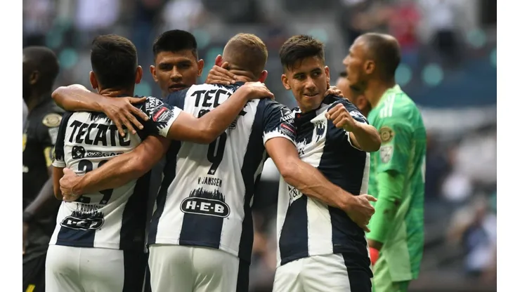Monterrey superó con poco a Columbus Crew.