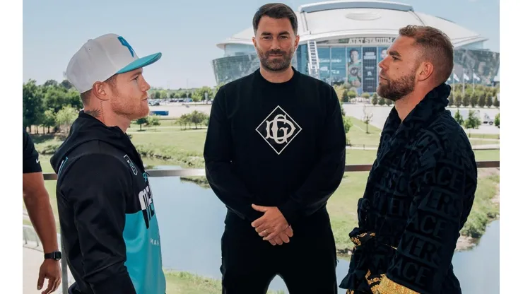 Canelo y Saunders tuvieron un fuerte cruce.