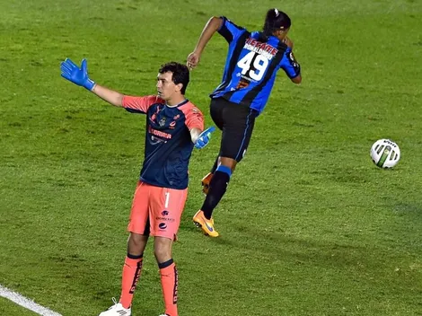 Ronaldinho se avivó contra Marchesín, pero Chacón…