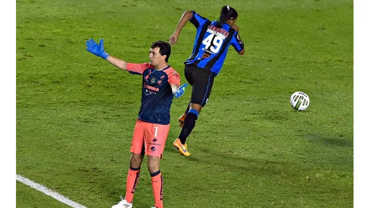 La travesura de Ronaldinho a Marchesín en una final. (Foto: imago7)