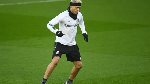 Hoy es el cumpleaños de Raúl Jiménez.