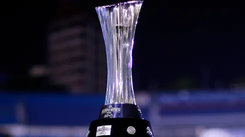 Trofeo de campeón de la Liga de Expansión MX.