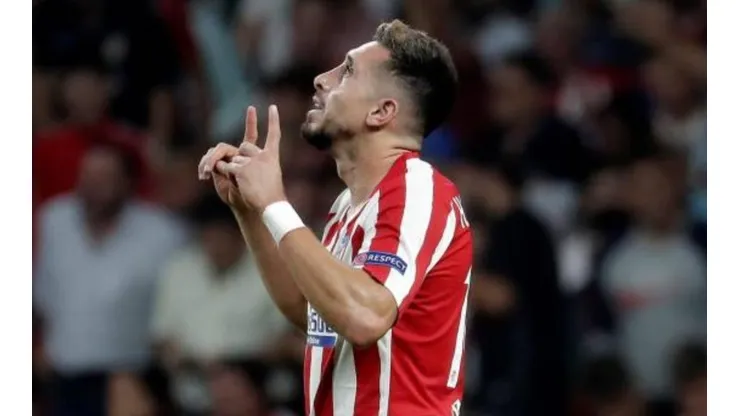 Héctor Herrera celebrando uno de sus tantos con el Atlético.