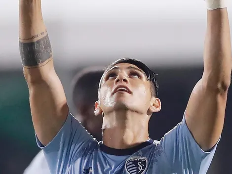Golazo de Alan Pulido para Sporting Kansas City