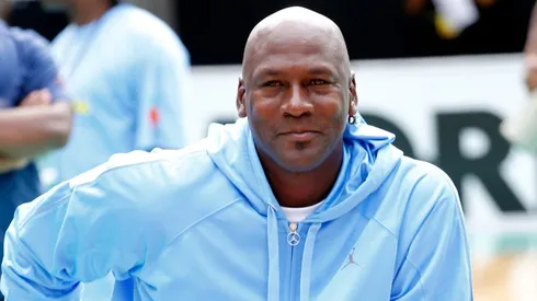 Michael Jordan con ropa de la marca Air Jordan