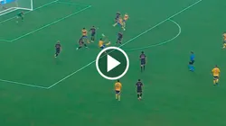 El mediocampista argentino abrió la cuenta tras una seguidilla de cabezazos.