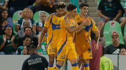 Los jugadores de Tigres, a puro festejo.