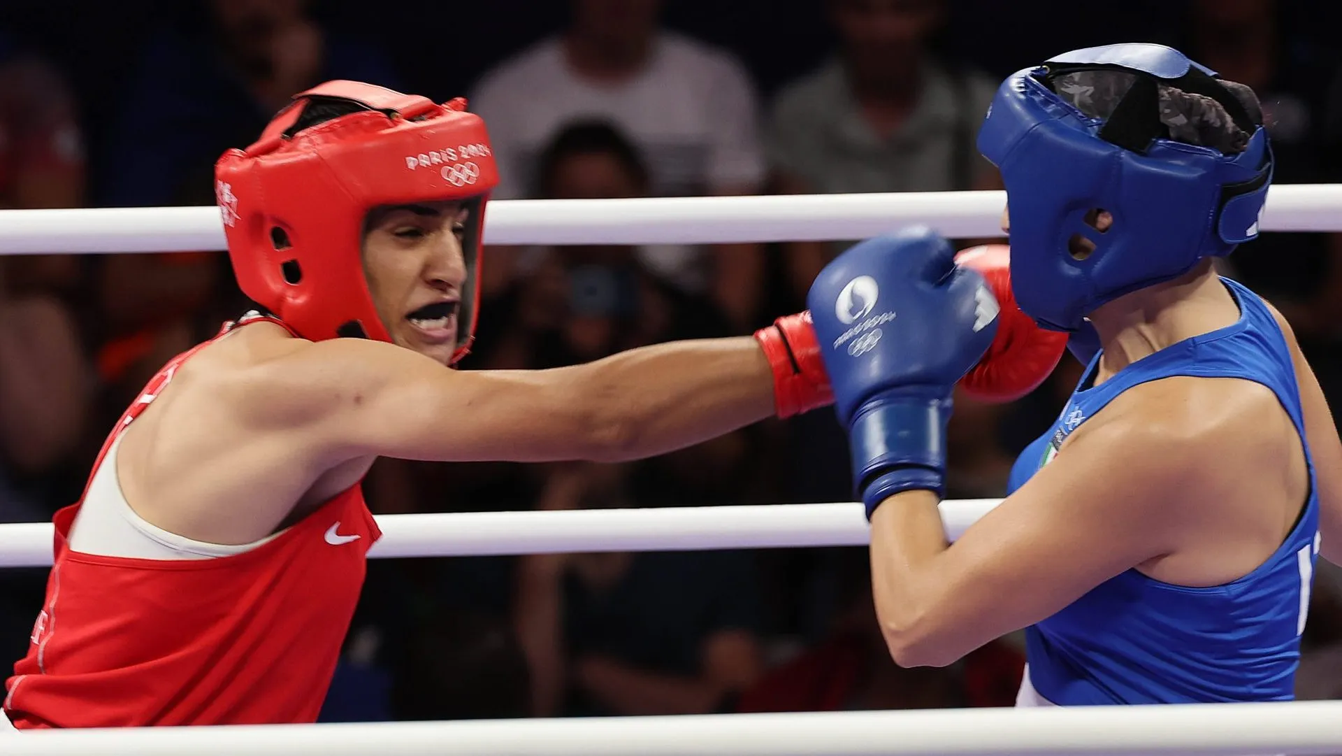 Imane Khelif se deshizo de Angela Carini en apenas 46 segundos y se armó un escándalo. (IMAGO)