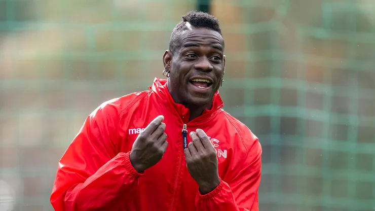 Mario Balotelli podría jugar en la Tercera División