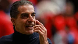 Paiva, certero con sus futbolistas tras la victoria.