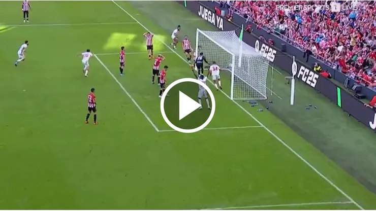 Alex Padilla tuvo una tarde para el olvido ante el Sevilla por LaLiga.