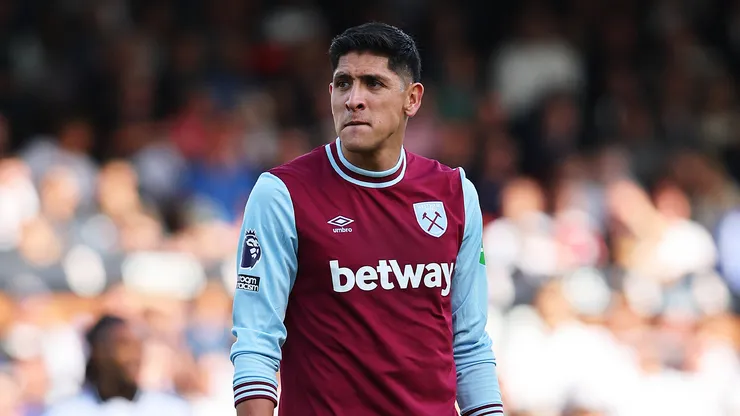 Edson Álvarez no juega vs. Brentford
