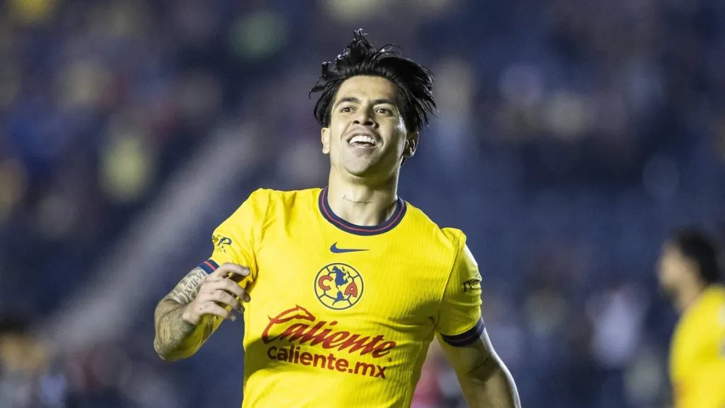 Víctor Dávila lanzó un contundente mensaje a la espera del Clásico Capitalino (IMAGO)