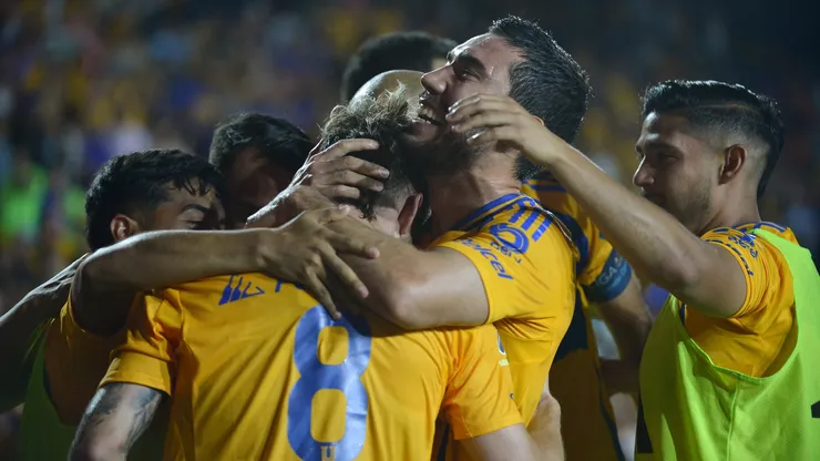 Los jugadores de Tigres, a puro festejo.