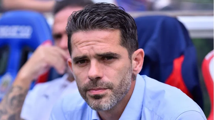 Los 3 candidatos a reemplazar a Fernando Gago en Chivas ante una posible salida del DT