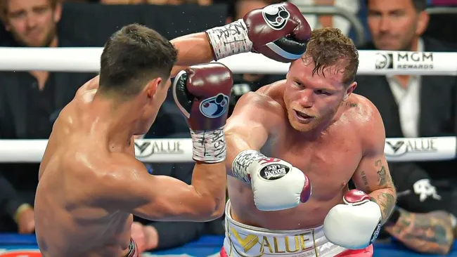 Canelo Álvarez perdió frente a Dmitry Bivol en el 2022 de manera clara. (IMAGO)