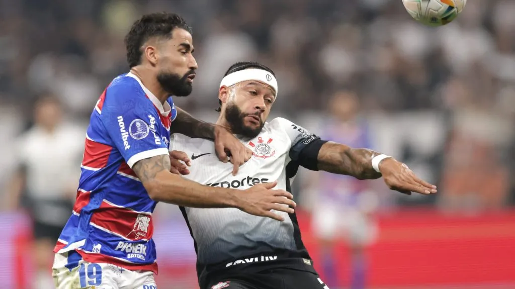 Memphis Depay jugando en Brasil, impensado hace un tiempo atrás [Foto: Getty]