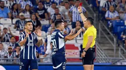 El chileno fue expulsado a los seis minutos de la primera mitad.