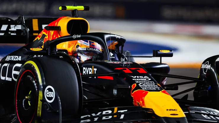 Checo Pérez en la carrera del Gran Premio de Singapur 2024