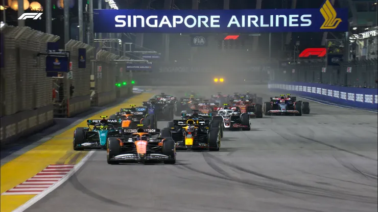 La largada del Gran Premio de Singapur 2024