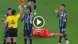 Sebastián Vegas vio la roja por una dura entrada.