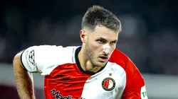 El histórico delantero que defendió a Santiago Giménez de las críticas en Feyenoord