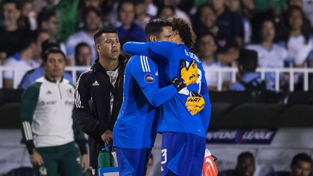 Luis Malagón y Memo Ochoa compiten en la Selección Mexicana (IMAGO)