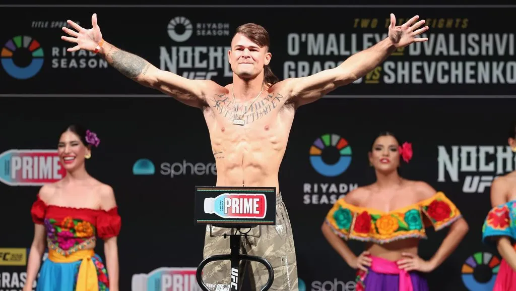 Diego Lopes aparece como un posible candidato para reemplazar a Sterling en UFC 307. (GETTY IMAGES)