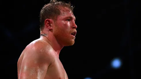 El tapatío retuvo sus tres coronas de la categoría supermediano.