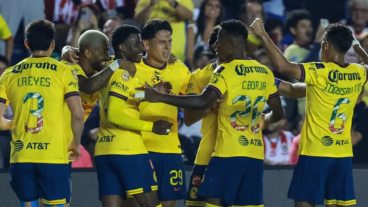 Los jugadores de América, a puro festejo.