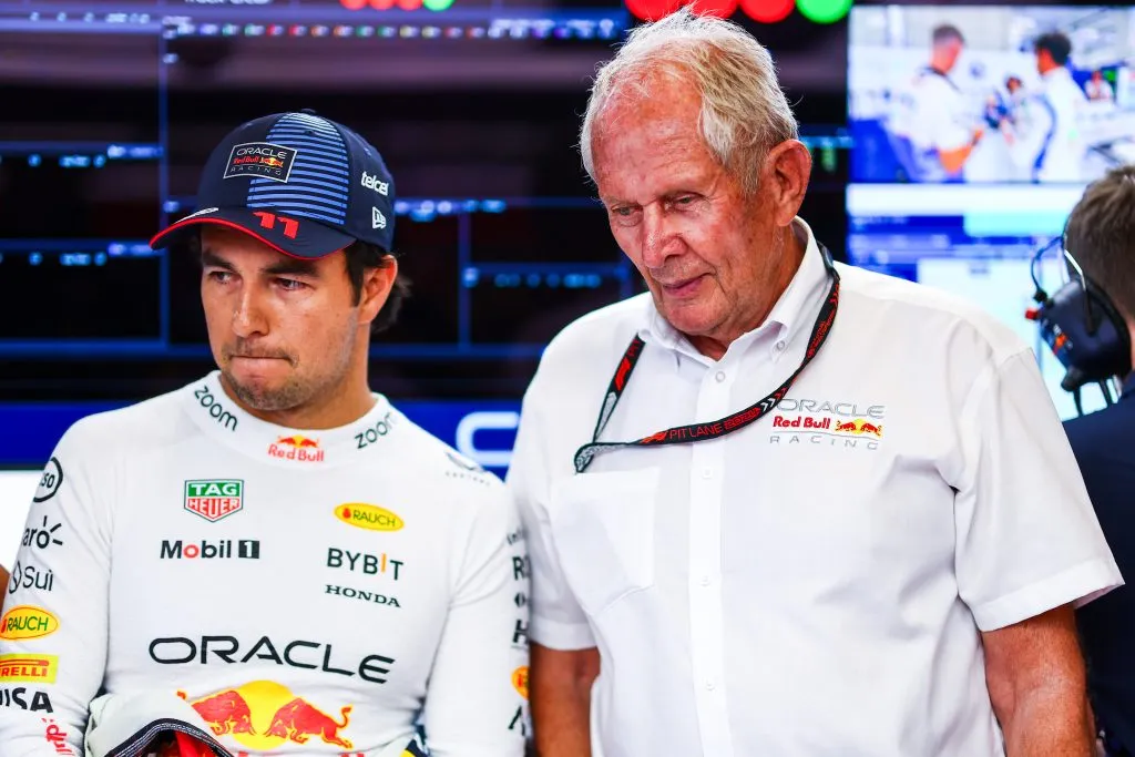 Checo Pérez con Helmut Marko, asesor de Red Bull (Getty Images)