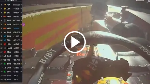 Checo Pérez fue chocado por Carlos Sainz en Baku