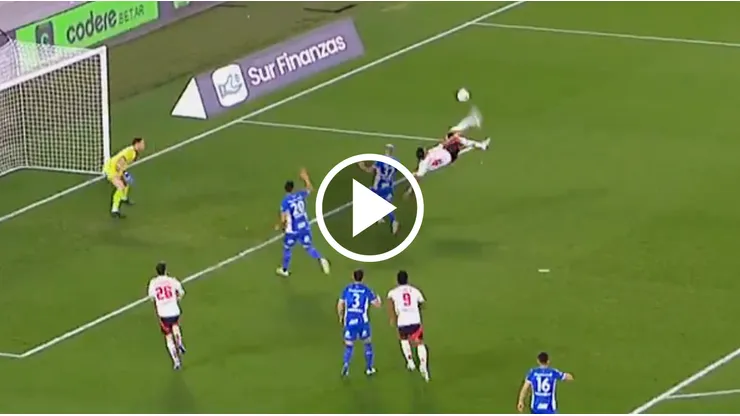 La acrobacia de Maximiliano Meza que estuvo cerca de ser gol para River ante Atlético Tucumán