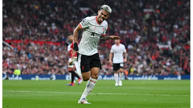 Liverpool viene de golear por 3-0 a Manchester United y el colombiano Luis Díaz se despachó con dos goles.