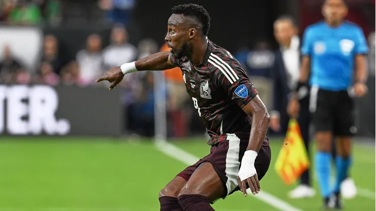 Julián Quiñones causa baja de Selección Mexicana