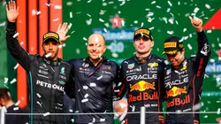 Lewis Hamilton, Max Verstappen y Checo Pérez en el podio