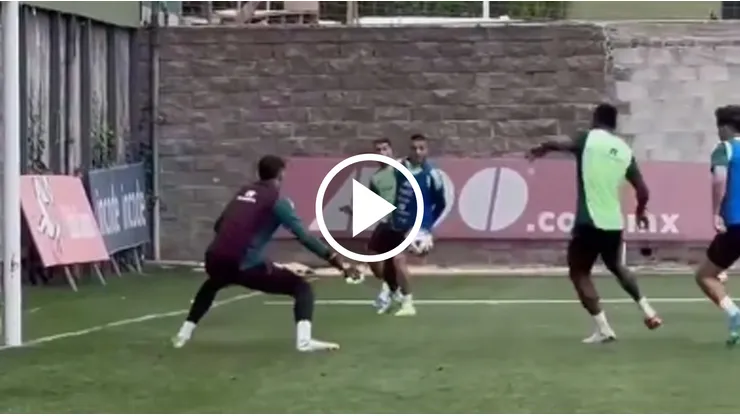 La brillante parada de Alex Padilla a Julián Quiñones en la práctica de la Selección Mexicana