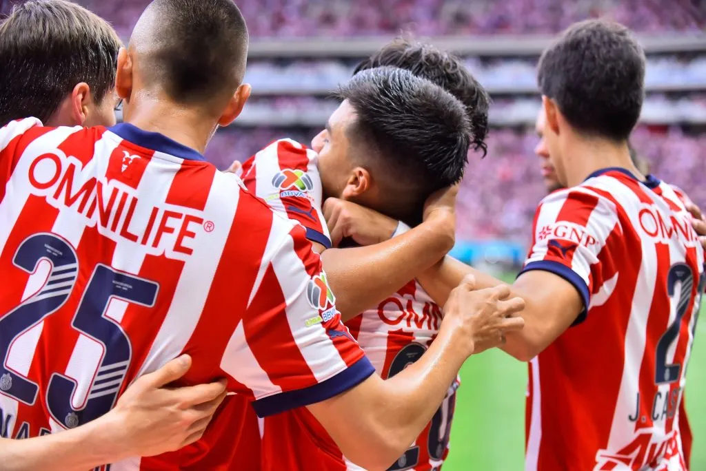 Chivas debió pagarle a Televisa por rescindir su contrato para ser transmitido por Amazon Prime. (Imago)
