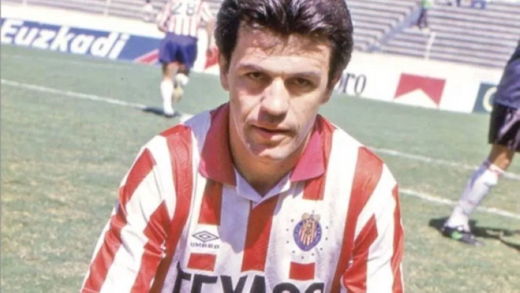 De regresó a la liga mexicana, lo hizo para Guadalajara (Chivas redes)