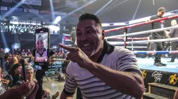 Óscar de la Hoya cargó de manera contundente contra Floyd Mayweather.