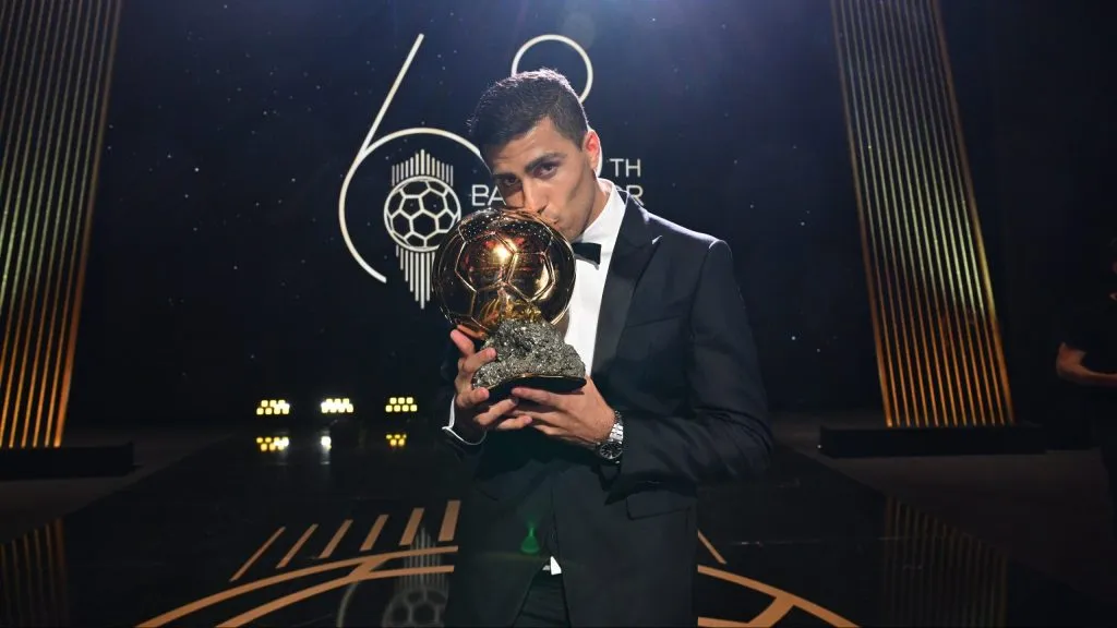 Rodri y su Balón de Oro ganado en París [Foto: Ballon D’Or]