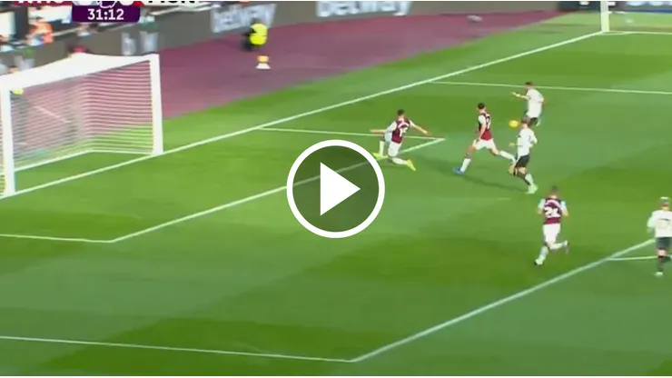 A portería vacía: el increíble gol fallado por Diogo Dalot en West Ham vs. Manchester United