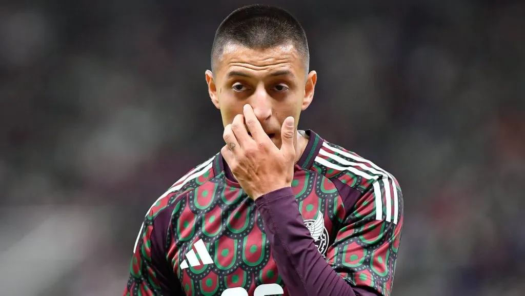 El futbolista del Rebaño será baja para la Selección Mexicana de Javier Aguirre (IMAGO)