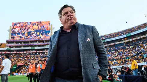 Miguel Herrera realizó una curiosa crítica contra Santiago Giménez