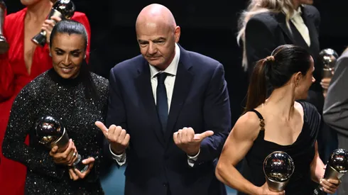 Marta, junto a Gianni Infantino en la última gala del premio The Best.
