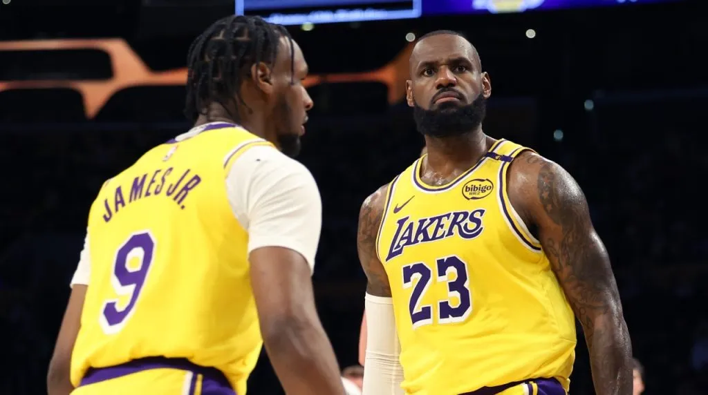 Bronny y LeBron James en la NBA. (Foto: Getty Images)